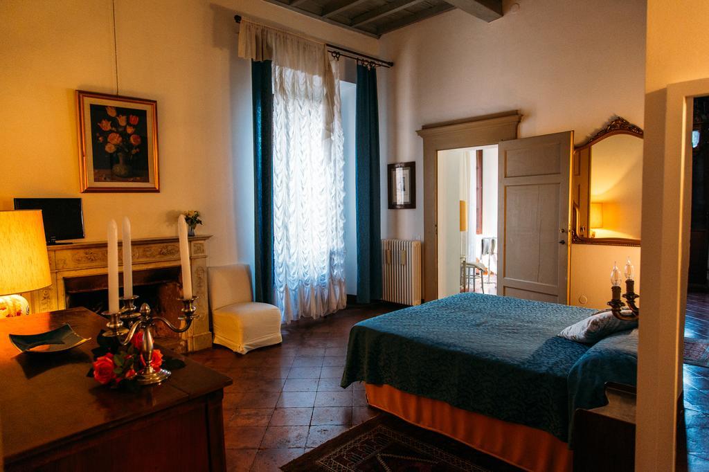 Bed and Breakfast Castello Del Capitano Delle Artiglierie à Castrocaro Terme Chambre photo